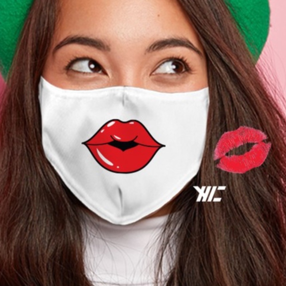 NEW No Lipstick, No Problem Fashion Lip Face Mask - Picture 3 of 8